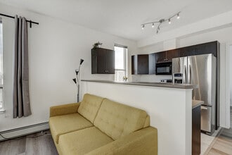 1053-2301-1010 10 St SW in Calgary, AB - Building Photo - Building Photo