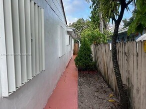 3361 NW 16th St in Miami, FL - Building Photo - Building Photo