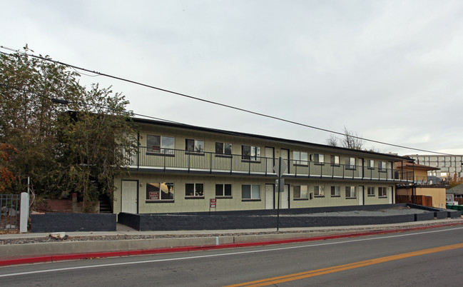 University Terrace Apartments in Reno, NV - Building Photo - Building Photo