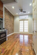 234 W 14th St, Unit 4F in New York, NY - Foto de edificio - Building Photo