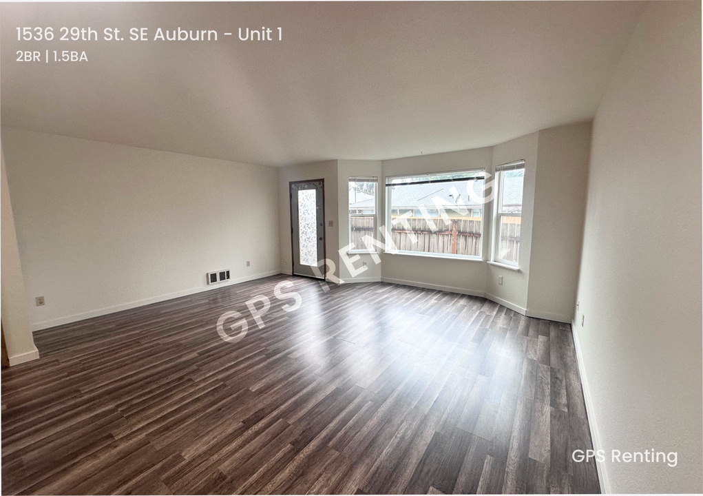 1536 29th St SE-Unit -Unit 1 in Auburn, WA - Foto de edificio