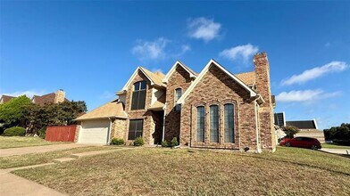 2037 Village Green in Richardson, TX - Building Photo - Building Photo