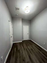 489 Central Ave, Unit 1 Full first floor in Jersey City, NJ - Building Photo - Building Photo