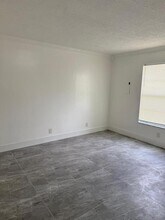 2590 38th Terrace in Palm Springs, FL - Building Photo - Building Photo
