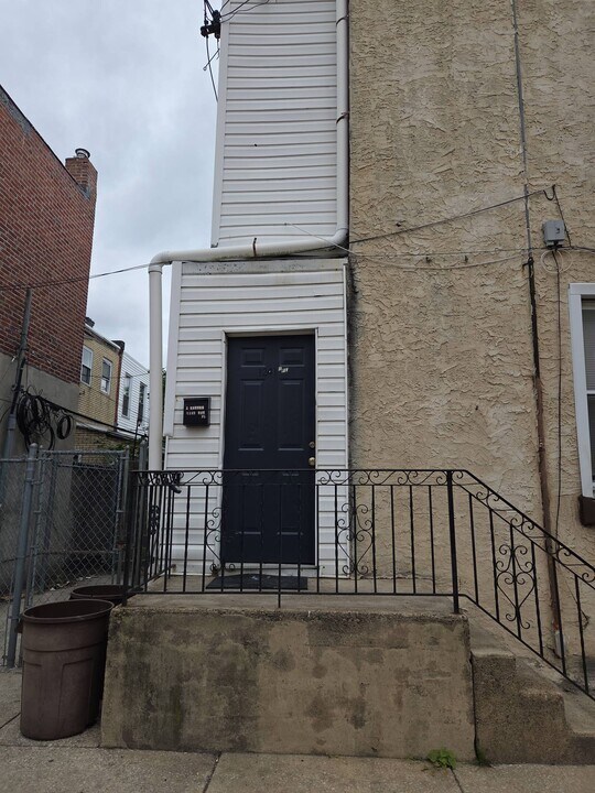 1241 S Ringgold St in Philadelphia, PA - Building Photo