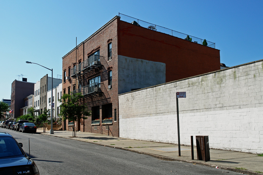 248 17th St in Brooklyn, NY - Building Photo