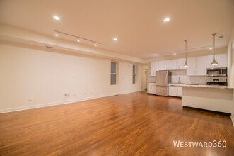2221 W Charleston St in Chicago, IL - Building Photo - Building Photo