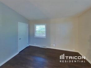 30477 N Oak Grove Ave in Libertyville, IL - Building Photo - Building Photo