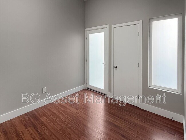 property at 1459 MacArthur Blvd