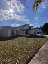 1912 Crown Park Dr in Valrico, FL - Foto de edificio - Building Photo