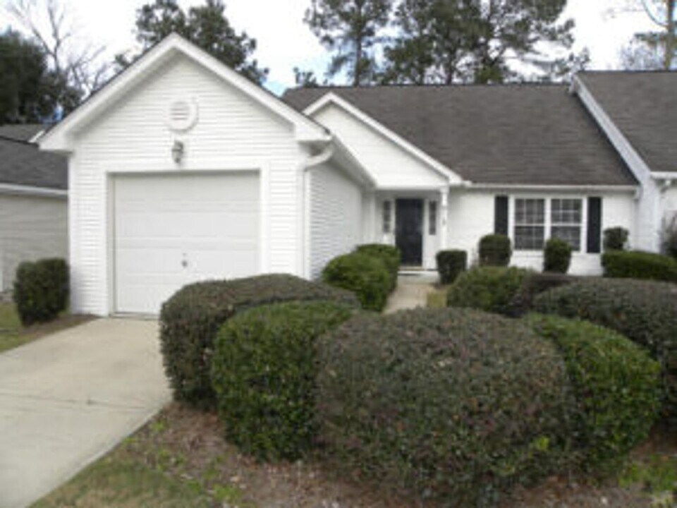 9112 Woodcreek Ct in North Charleston, SC - Building Photo