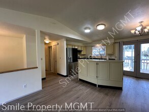 6407 SE 131st Ave in Portland, OR - Building Photo - Building Photo