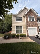31 Osprey Dr in Old Bridge, NJ - Building Photo