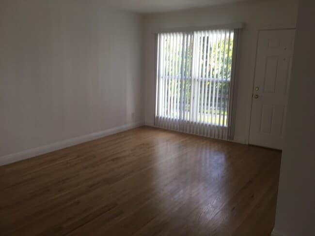 2316 Broadview Dr, Unit 2316 in Glendale, CA - Building Photo - Building Photo