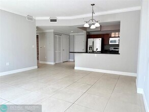 7266 SW 88th St in Miami, FL - Building Photo - Building Photo