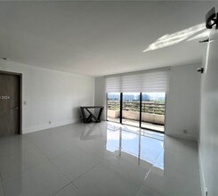 3300 NE 191st St, Unit 1405 in Aventura, FL - Foto de edificio - Building Photo