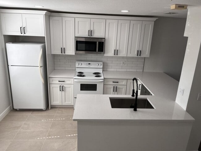 7617 Tamarind Ave in Tampa, FL - Building Photo - Building Photo