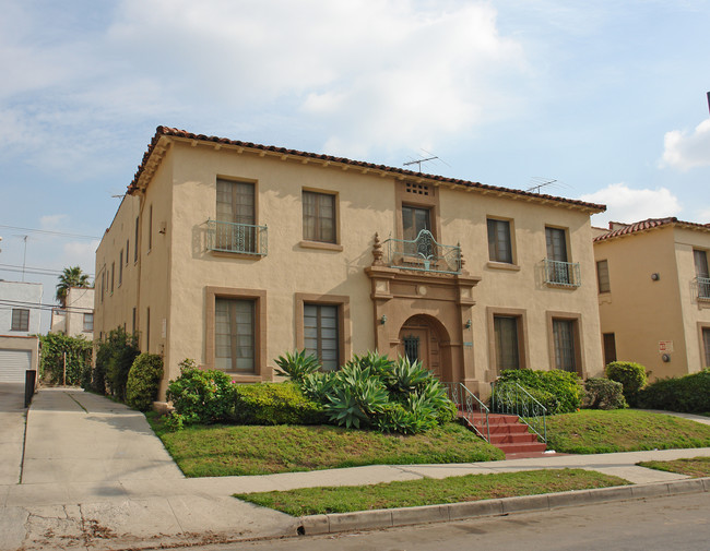 624-630 S Dunsmuir Ave in Los Angeles, CA - Building Photo - Building Photo