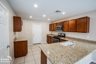 6941 Trevelez St in Las Vegas, NV - Building Photo - Building Photo