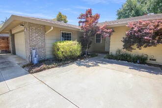 6946 Pampas Way in Fair Oaks, CA - Building Photo - Building Photo