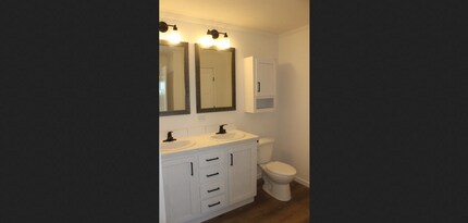 3430 Sharon Ln in Alton, IL - Foto de edificio - Building Photo