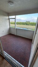 50 Key W Ct in Weston, FL - Building Photo - Building Photo