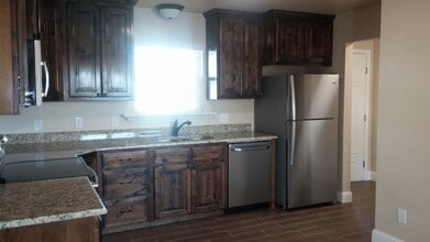 921 Comer Dr in Clovis, NM - Building Photo - Building Photo