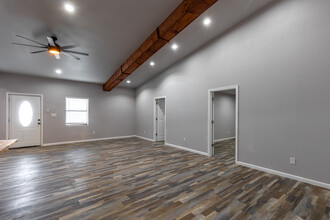 1625 County Road 7340 in Lubbock, TX - Foto de edificio - Interior Photo