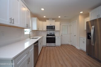 640 Abigail Taylor Dr in Greenville, NC - Building Photo - Building Photo