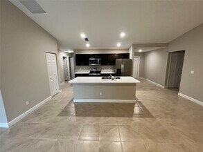 561 SW Duxbury Ave in Port St. Lucie, FL - Building Photo - Building Photo