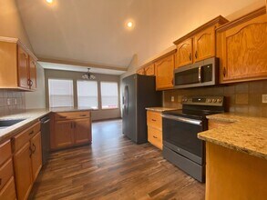 2300 Sumter Ct in Leavenworth, KS - Building Photo - Building Photo