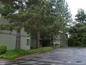 Lancaster Apartments in Portland, OR - Building Photo - Building Photo