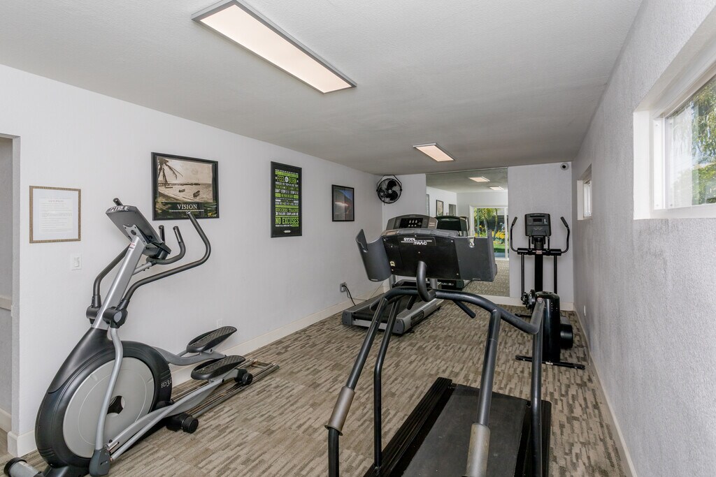 Chateau De Ville Apartments in Anaheim, CA