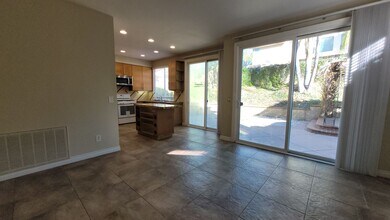 1234 Calle Prospero in San Marcos, CA - Building Photo - Building Photo