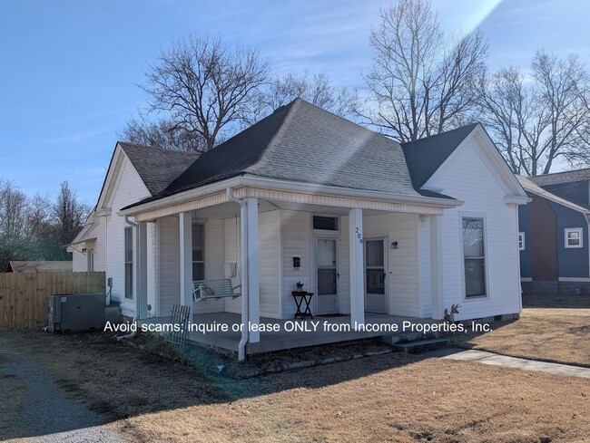 209 S Greenwood St in Lebanon, TN - Building Photo - Building Photo