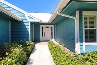 410 Arrowhead Trail in Indian River Shores, FL - Building Photo - Building Photo