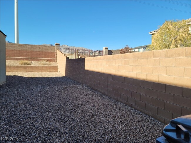 6647 Brooklyn Heights St in Las Vegas, NV - Building Photo - Building Photo