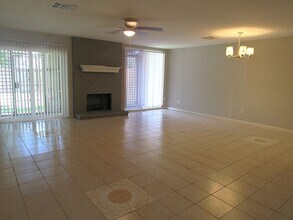 8414 Beechnut St in Houston, TX - Building Photo - Building Photo
