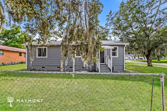 1429 N Simpson St in Mount Dora, FL - Building Photo