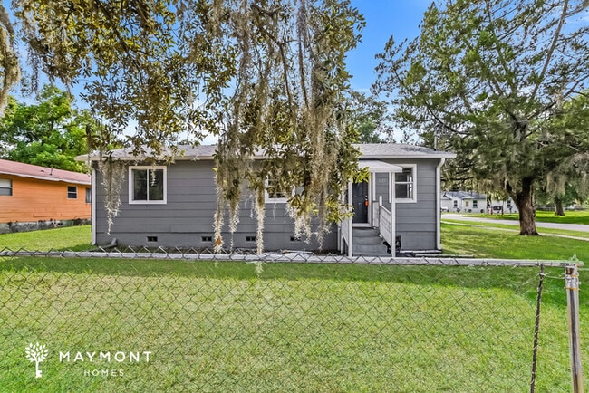 property at 1429 N Simpson St