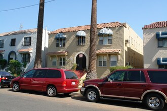 140 Carr Dr in Glendale, CA - Building Photo - Building Photo