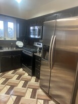 135 Bergen Ct, Unit 1 in Copiague, NY - Building Photo