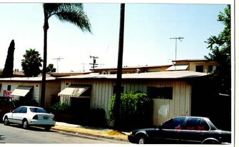 227 E Willard St in Long Beach, CA - Building Photo