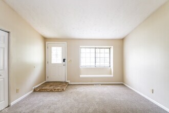 6523 Woodmere Cir in Indianapolis, IN - Building Photo - Building Photo