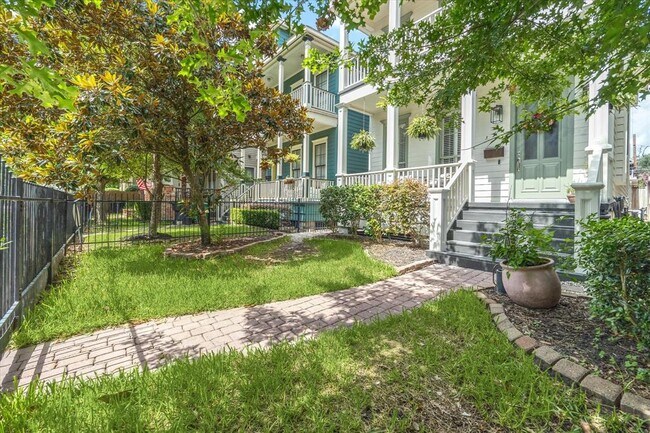 417 Cortlandt St in Houston, TX - Building Photo - Building Photo
