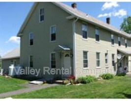 46 Old Amherst Rd in Sunderland, MA - Building Photo