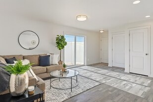 37-39 S Drifter Loop in Nampa, ID - Building Photo