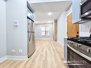438 W Belden Ave in Chicago, IL - Building Photo - Building Photo