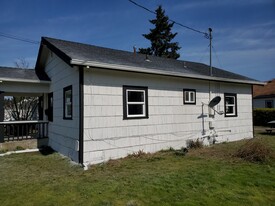 1694 Capitol St SE in Salem, OR - Building Photo - Building Photo