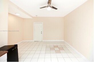 3710 Collins Ave in Miami, FL - Building Photo - Building Photo